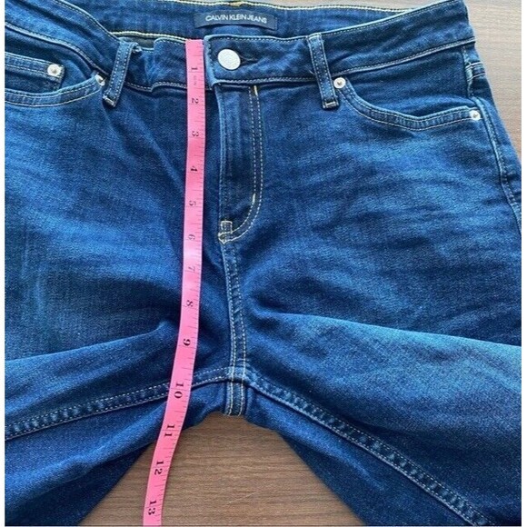 Calvin Klein Womens Bermuda Dark Wash Blue Stretch Denim City Short Size 8 EUC - Picture 8 of 11